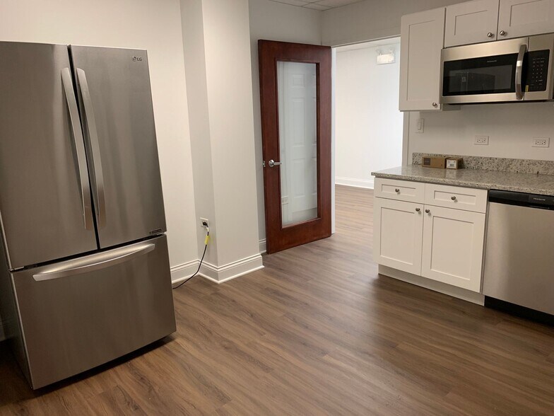 More Photos Of 5200-5206 S Harper Ave, Chicago Apartments For Lease