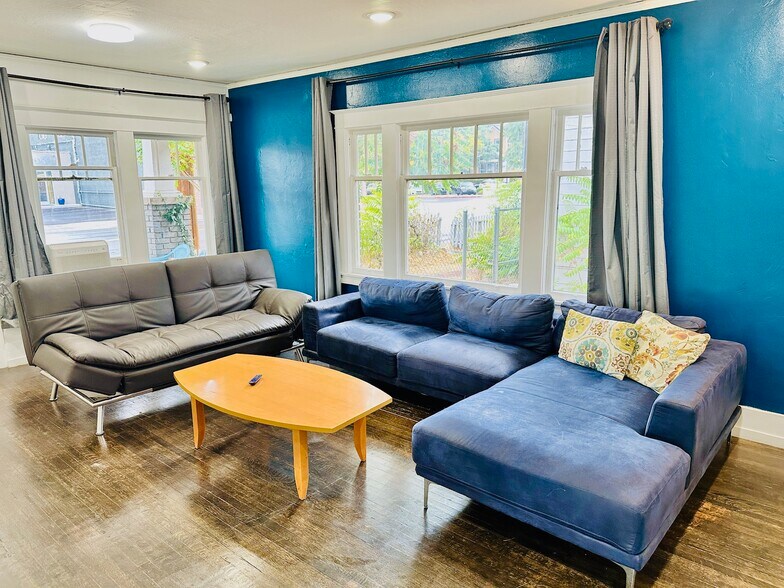 More Photos Of 423 Mill St, Reno Office For Lease