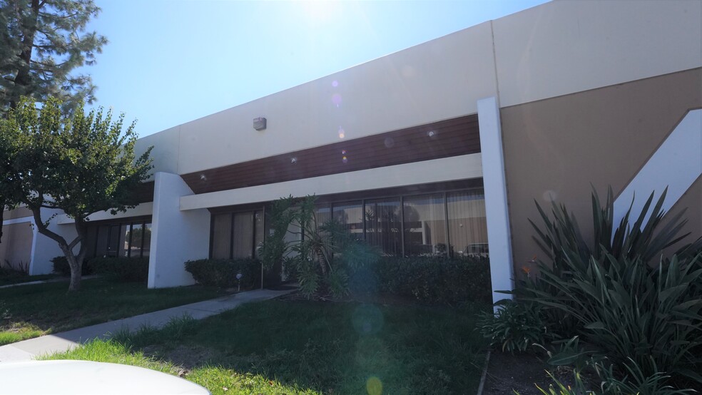 More Photos Of 616-622 N Eckhoff St, Orange Warehouse For Lease