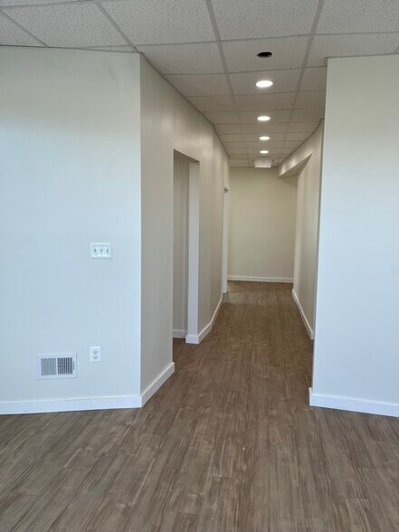 More Photos Of 5 Barney Cir SE, Washington Medical For Lease