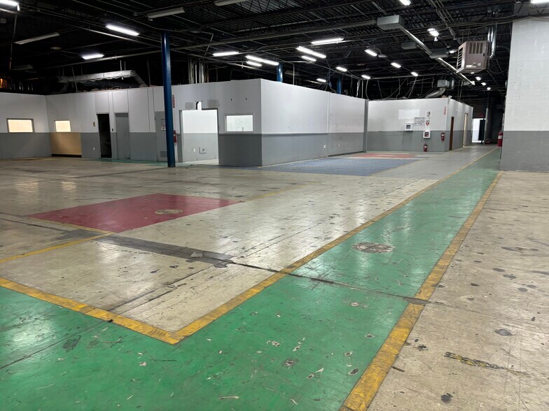 More Photos Of 200 Commerce Dr, Montgomeryville Warehouse For Sale