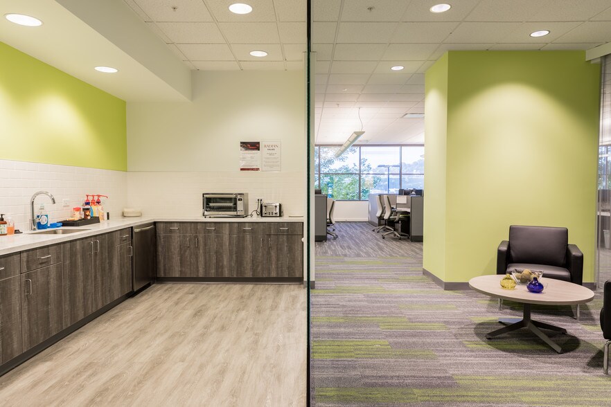 More Photos Of 1000 GSK Dr, Coraopolis Office For Sale