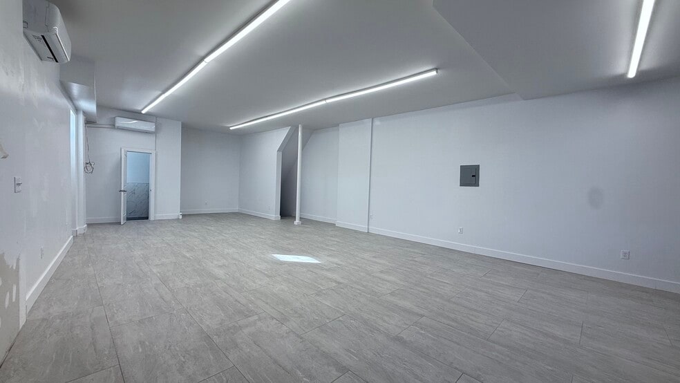 More Photos Of 11464 Merrick Blvd, Jamaica Storefront Retail Residential For Lease