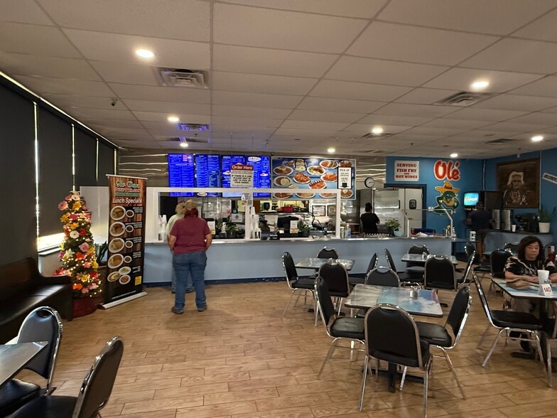 More Photos Of 105 E Old Settlers Blvd, Round Rock Unknown For Lease