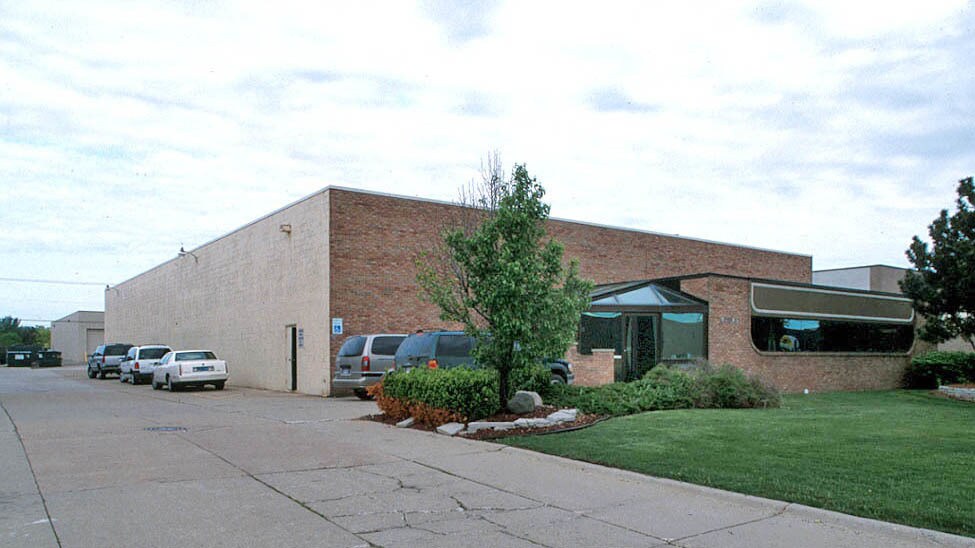 More Photos Of 35315 Beattie Dr, Sterling Heights Manufacturing For Lease