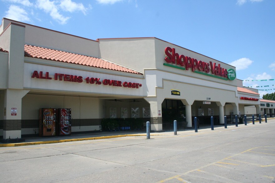 More Photos Of 2220-2252 Ambassador Caffery Pky, Lafayette Supermarket For Lease