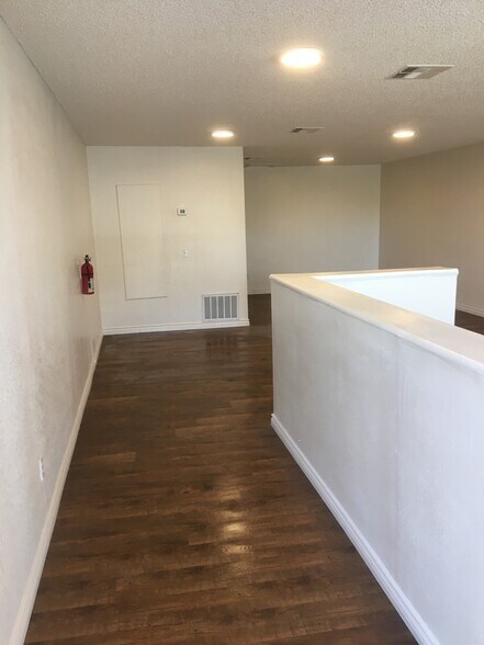 More Photos Of 4045 W Quail Ave, Las Vegas Warehouse For Lease