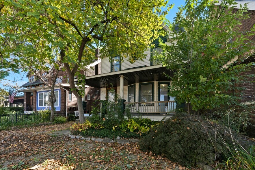 More Photos Of 12406 Larchmere Blvd, Cleveland General Retail For Sale