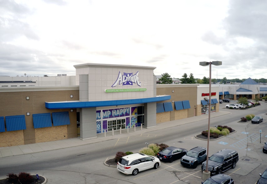 More Photos Of 4744-4800 Fields Ertel Rd, Cincinnati General Retail For Lease