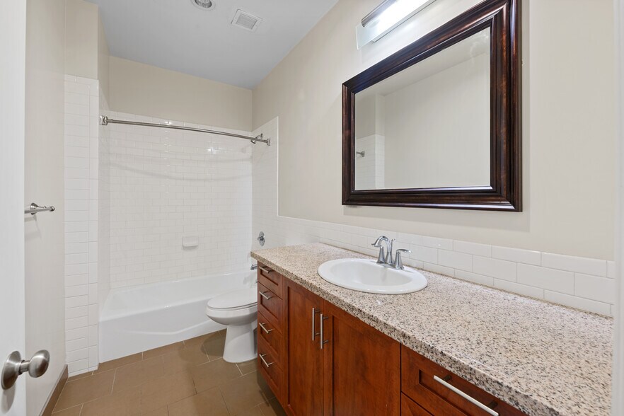 More Photos Of 449 S Broadway, Los Angeles Apartments For Sale