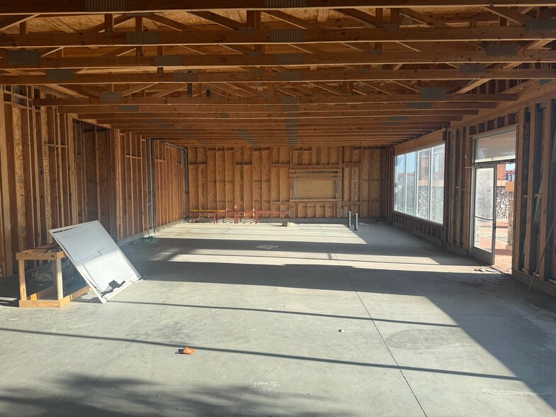 More Photos Of 8545 Etiwanda Ave, Rancho Cucamonga General Retail For Sale