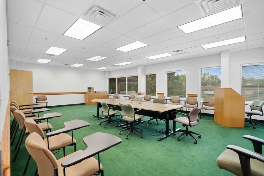 More Photos Of 46650 Corporate Dr, Lexington Park Office For Sale