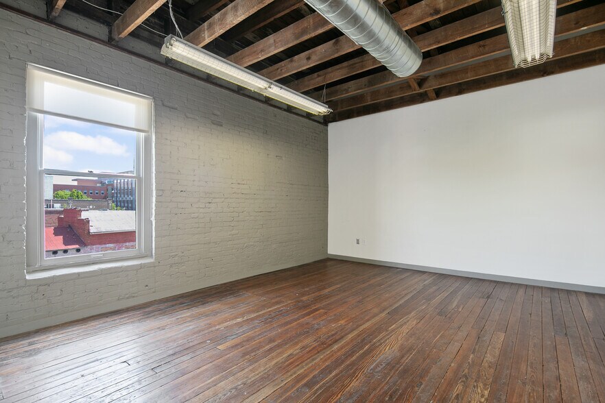 More Photos Of 159 Maxwell St, Fayetteville Office Residential For Sale