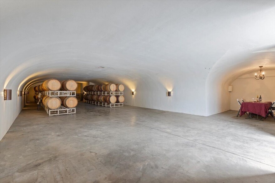 More Photos Of 500 S Bonair Rd, Zillah Winery Vineyard For Sale