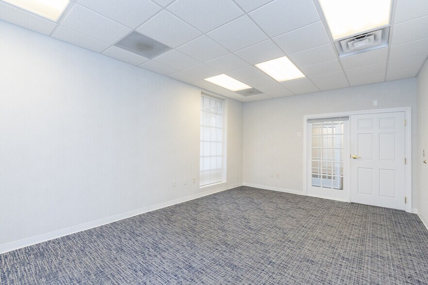 More Photos Of 602 N Main St, Anderson Bank For Sale