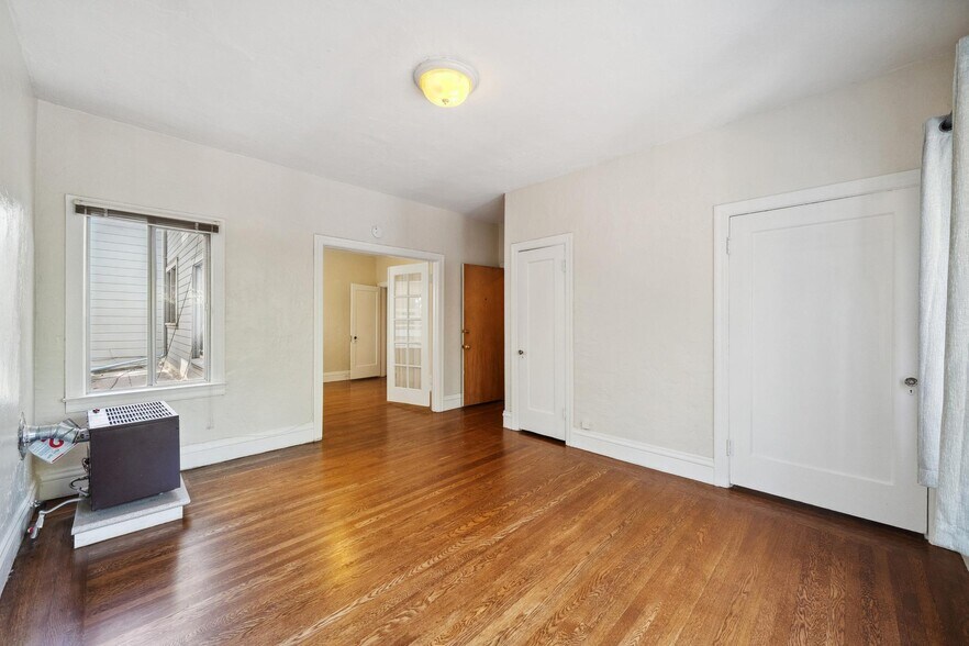 More Photos Of 309 63rd St, Oakland Apartments For Sale