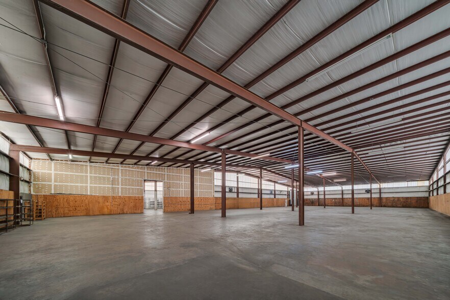 More Photos Of 4909 Fulton St, Houston Warehouse For Lease