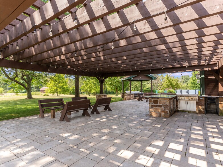 More Photos Of 22660 S Harlem Ave, Frankfort Flex For Sale