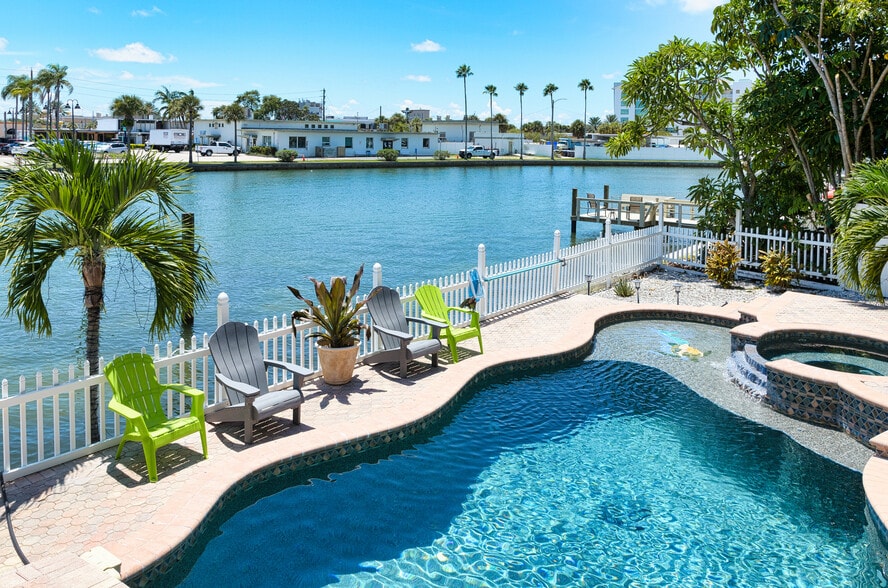 More Photos Of 125 110th Ave, Treasure Island Apartments For Sale