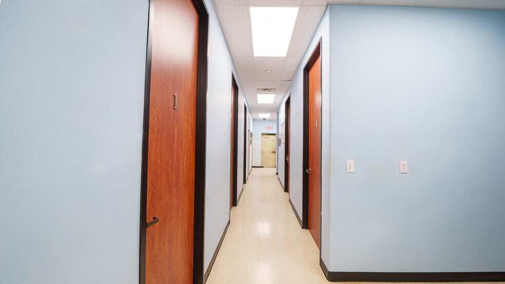 More Photos Of 2615 Strawberry Rd, Pasadena Drugstore For Sale