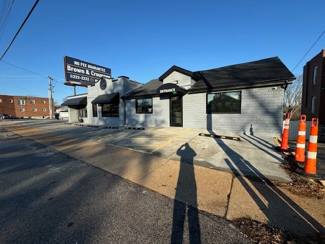 More Photos Of 8713 Gravois Rd, Saint Louis Restaurant For Lease