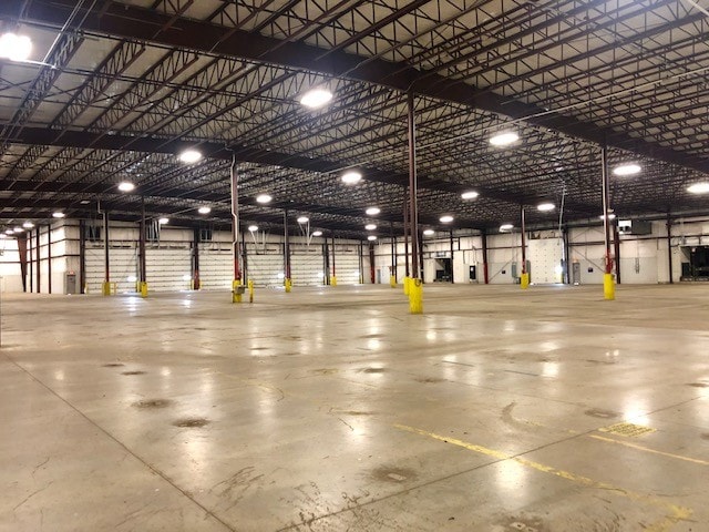 More Photos Of 14831 Foundation Ave, Evansville Distribution For Lease
