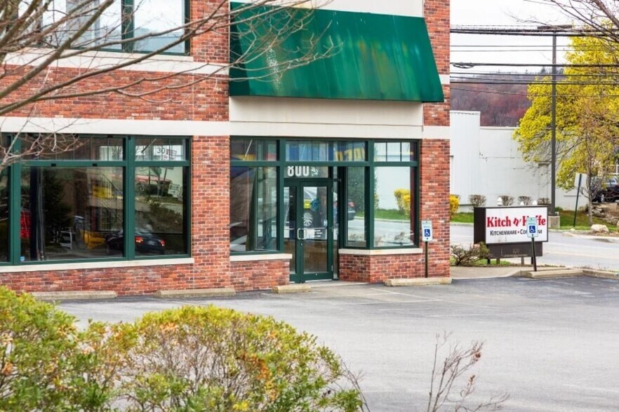 800 N Bedford Rd, Mount Kisco, NY 10549 Retail