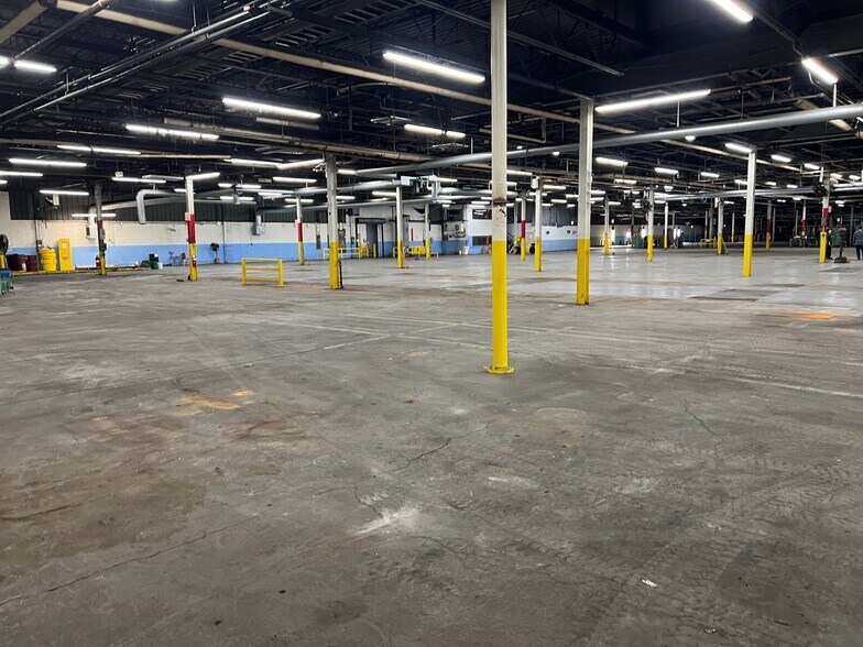 More Photos Of 330 Turner St, Attleboro Manufacturing For Lease