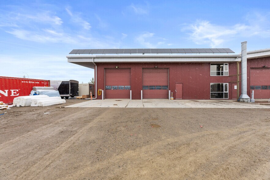 More Photos Of 261211 Wagon Wheel Way, Rocky View No 44 Light Manufacturing For Sale