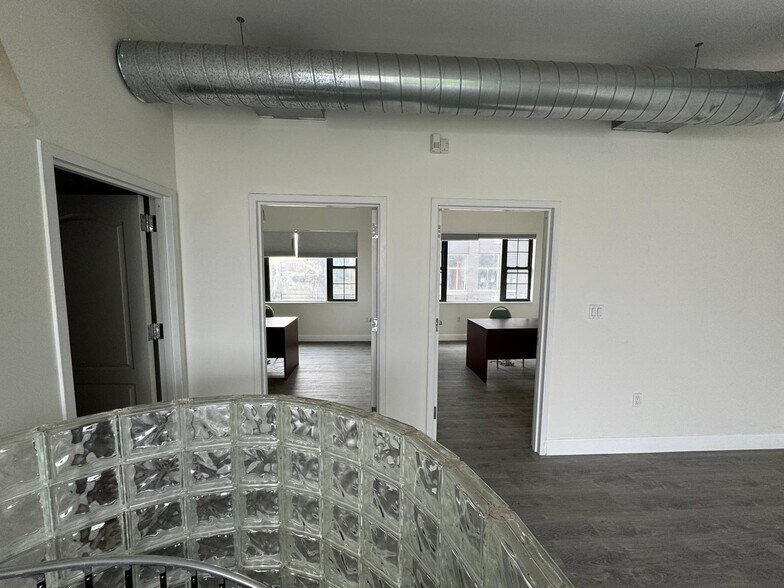 More Photos Of 3 Whale Sq, Brooklyn Warehouse For Lease