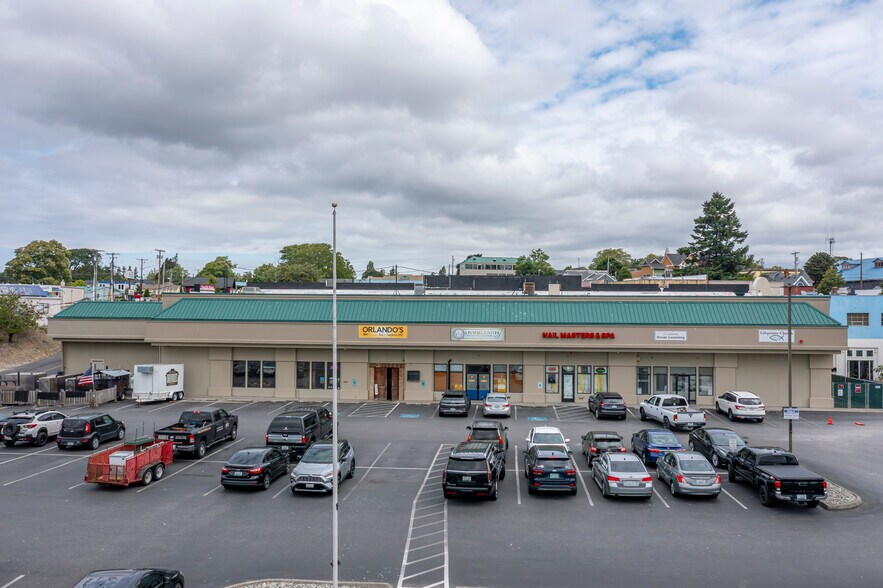 More Photos Of 665 SE Pioneer Way, Oak Harbor Storefront For Sale