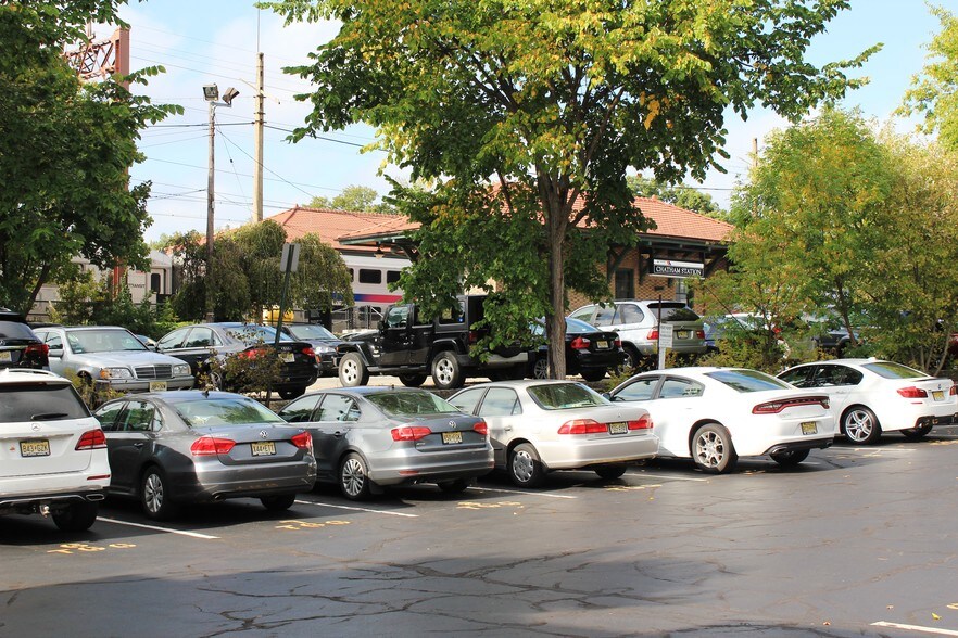 More Photos Of 14 Fairmount Ave, Chatham Office For Lease