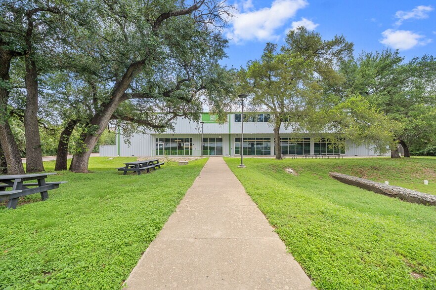 Primary Photo Of 8816 Cullen Ln, Austin Warehouse For Sale