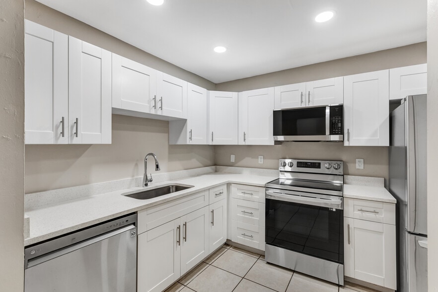 More Photos Of 6240 Rattlesnake Hammock Rd, Naples Apartments For Sale