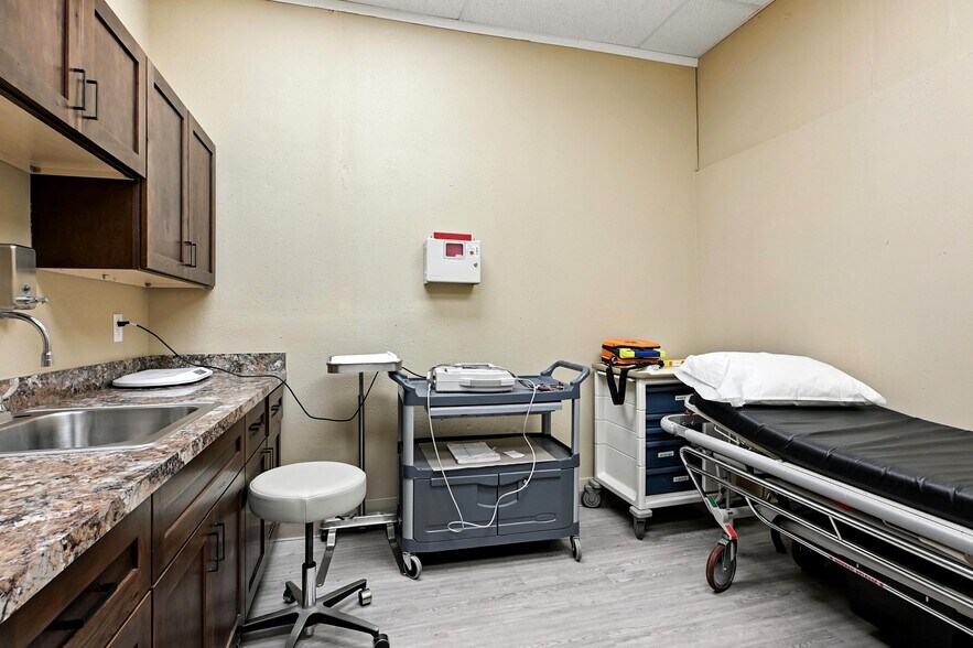 More Photos Of 110-114 W Grand River Ave, Webberville Storefront Retail Residential For Sale