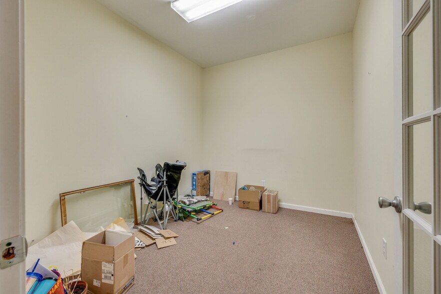 More Photos Of 3815 Highway 66 S, Rogersville Office For Lease