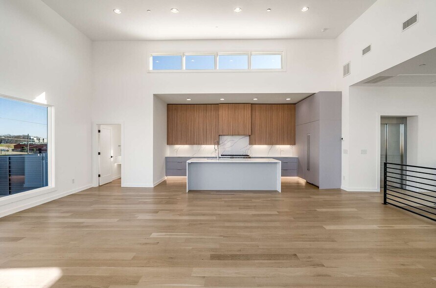 More Photos Of 1017 12th Ave S, Nashville Apartments For Sale