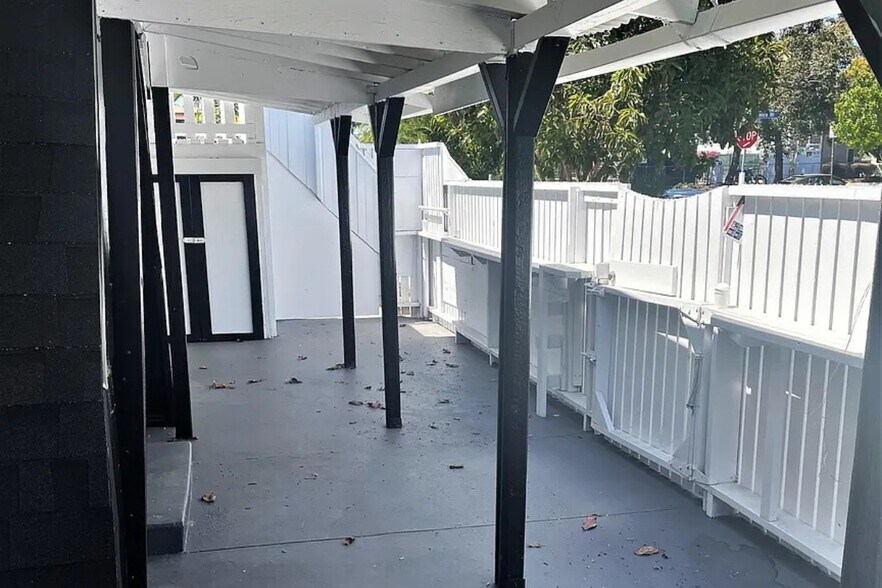 More Photos Of 2403 Louella Ave, Venice Apartments For Sale