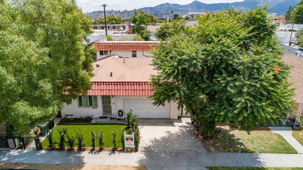 More Photos Of 924 W Clark Ave, Burbank Multifamily For Sale