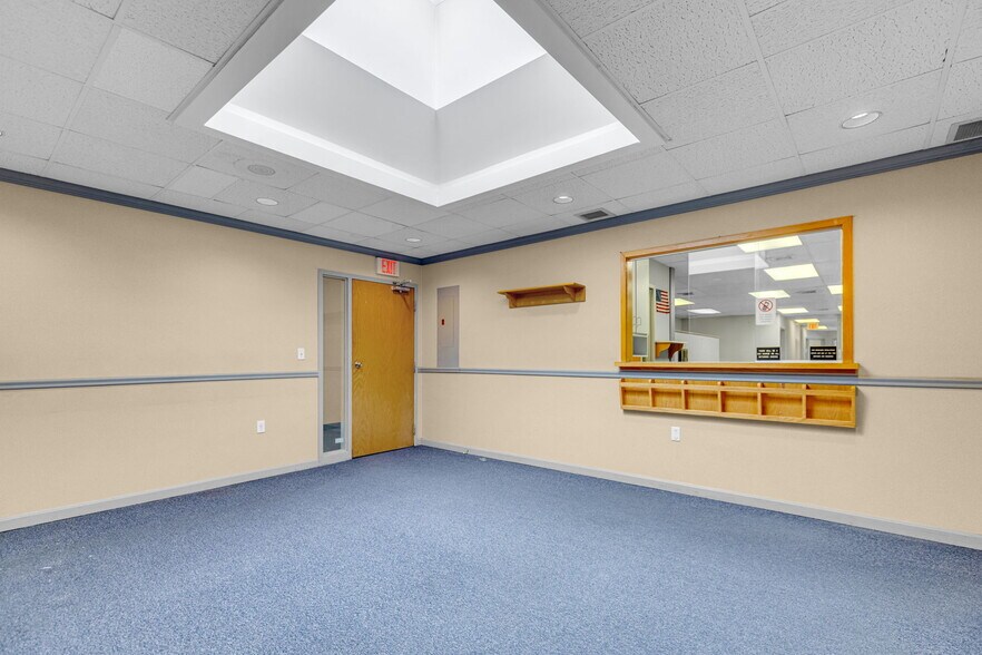 More Photos Of 60 Westwood Ave, Waterbury Medical For Sale