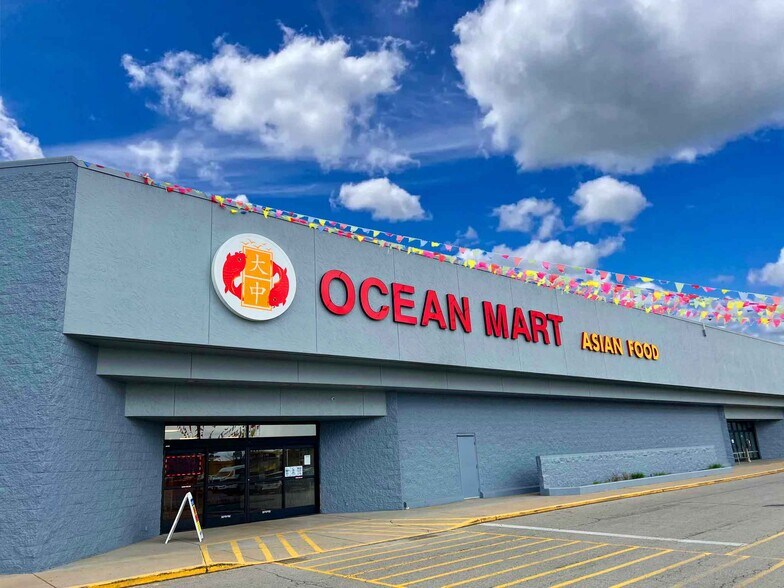 Primary Photo Of 1018 Washington Blvd, Ogden Supermarket For Lease