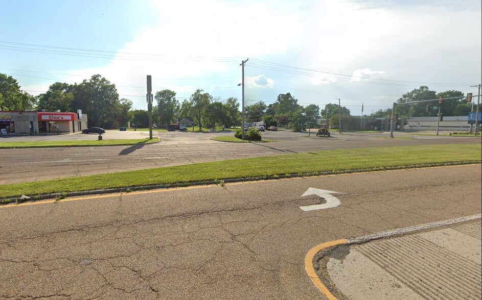 More Photos Of 2905 S 6th St, Springfield Land For Lease