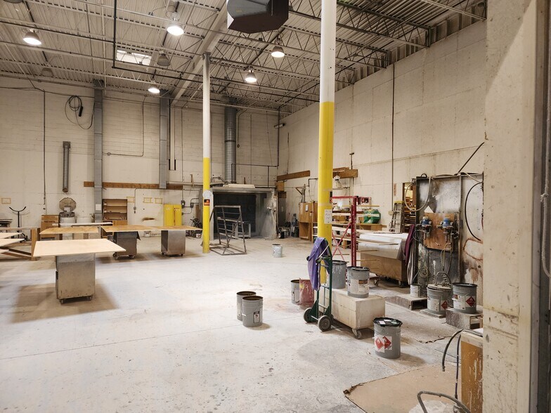 More Photos Of 40 Poplar St, Scranton Warehouse For Lease