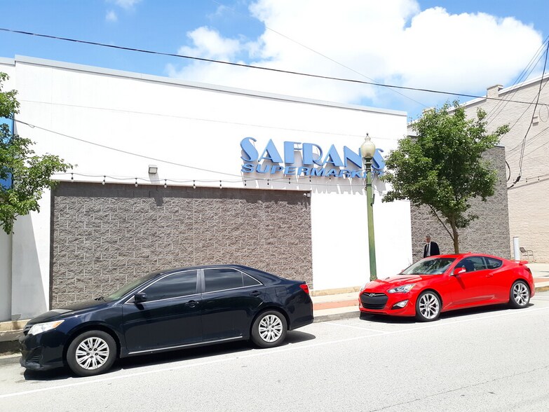 Primary Photo Of 429 Walnut St, Sewickley Supermarket For Sale