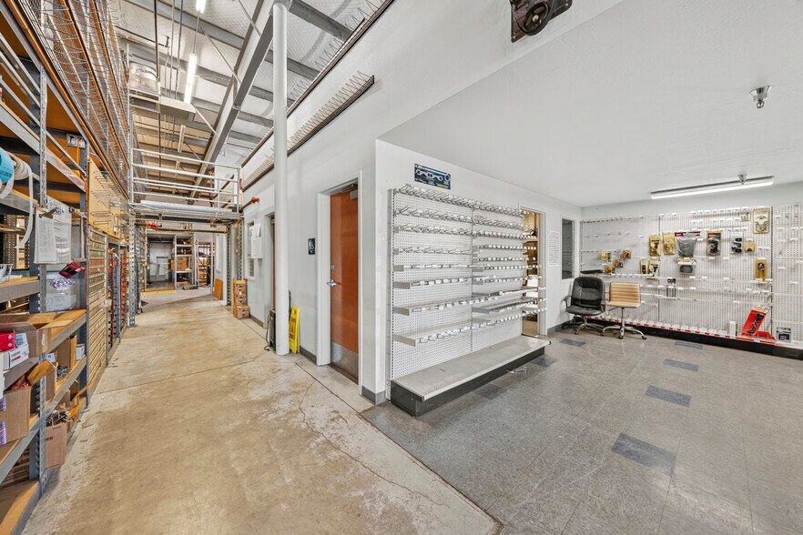 More Photos Of 3755 Crater Lake Hwy, Medford Freestanding For Sale
