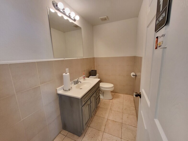 More Photos Of 3003 Jean Lafitte Pky, Chalmette Medical For Sale