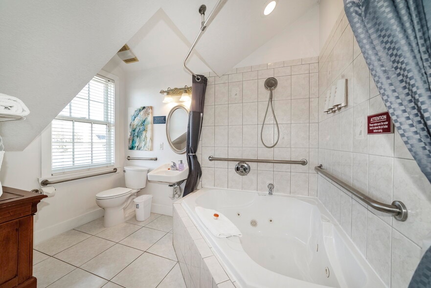 More Photos Of 29 Cuna St, Saint Augustine Hospitality For Sale