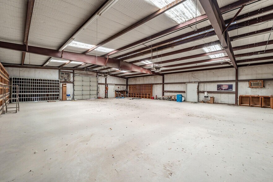 More Photos Of 1208 E Washington St, Stephenville Industrial For Sale
