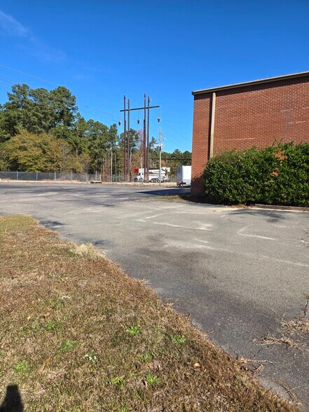 More Photos Of 261 Niagara-Carthage Rd, Carthage Warehouse For Lease