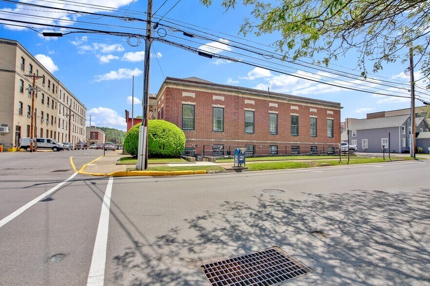 Primary Photo Of 2 Waln St, Wellsboro Office For Sale